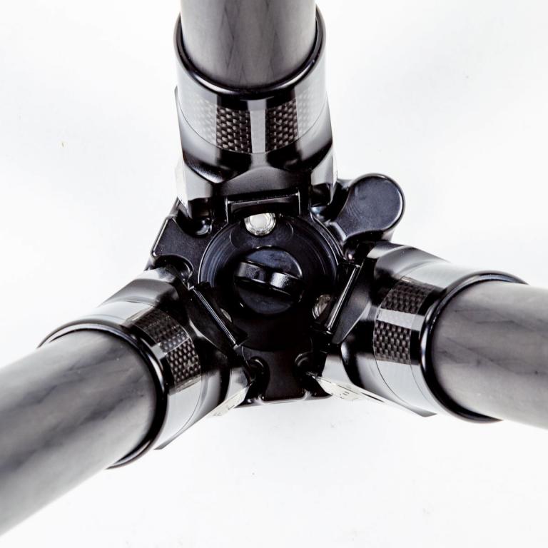 FLM CP-30 M5 II tripod, carbon-aluminum hybrid construction.