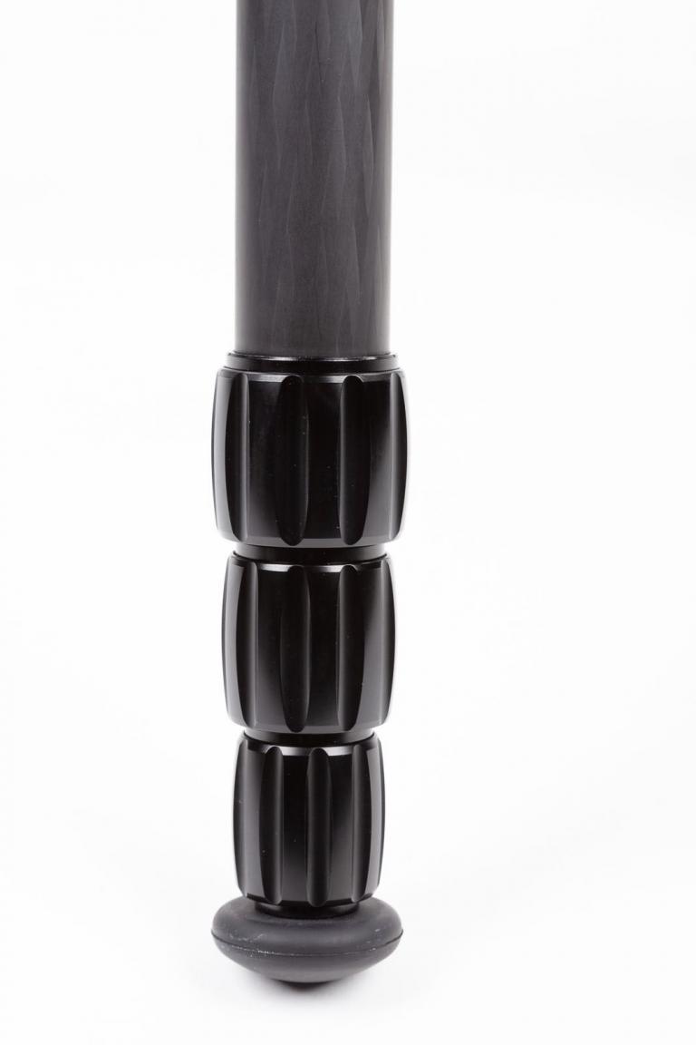 FLM CP-30 L4 II tripod, carbon-aluminum hybrid construction.