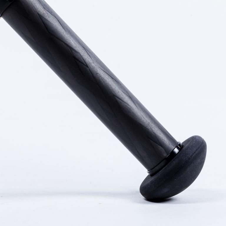 FLM CP-38 L5 II tripod, carbon-aluminum hybrid construction, rubber foot mounted.